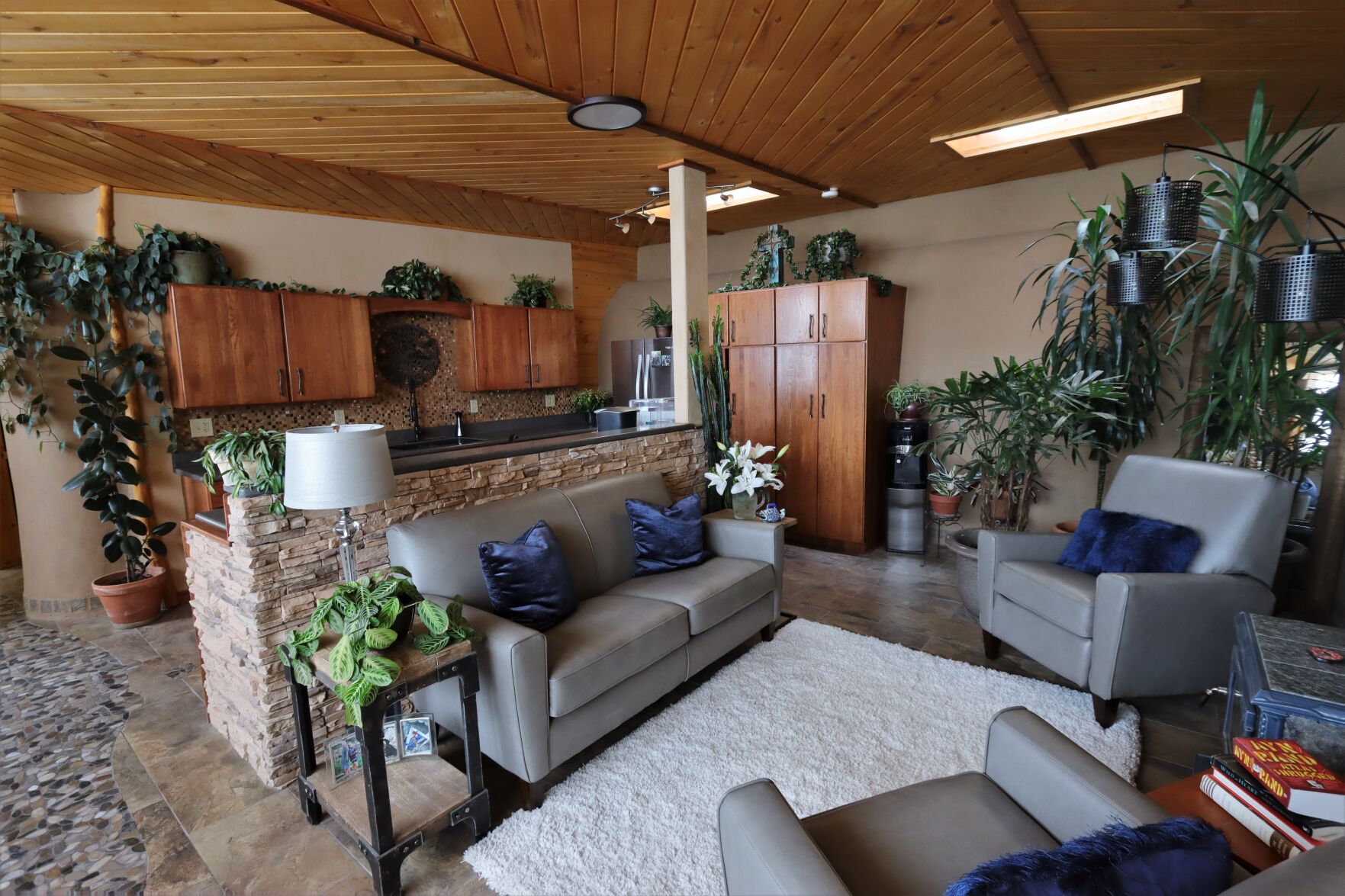 Kichen_living room_wide angle.JPG